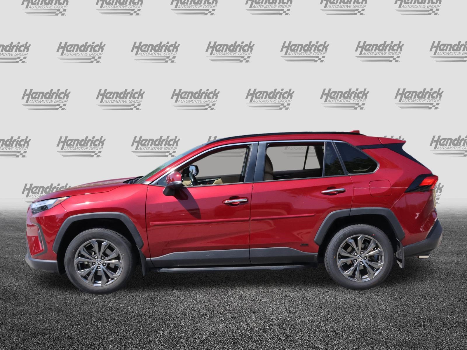 Used 2022 Toyota RAV4 Limited AWD/4WD image 6
