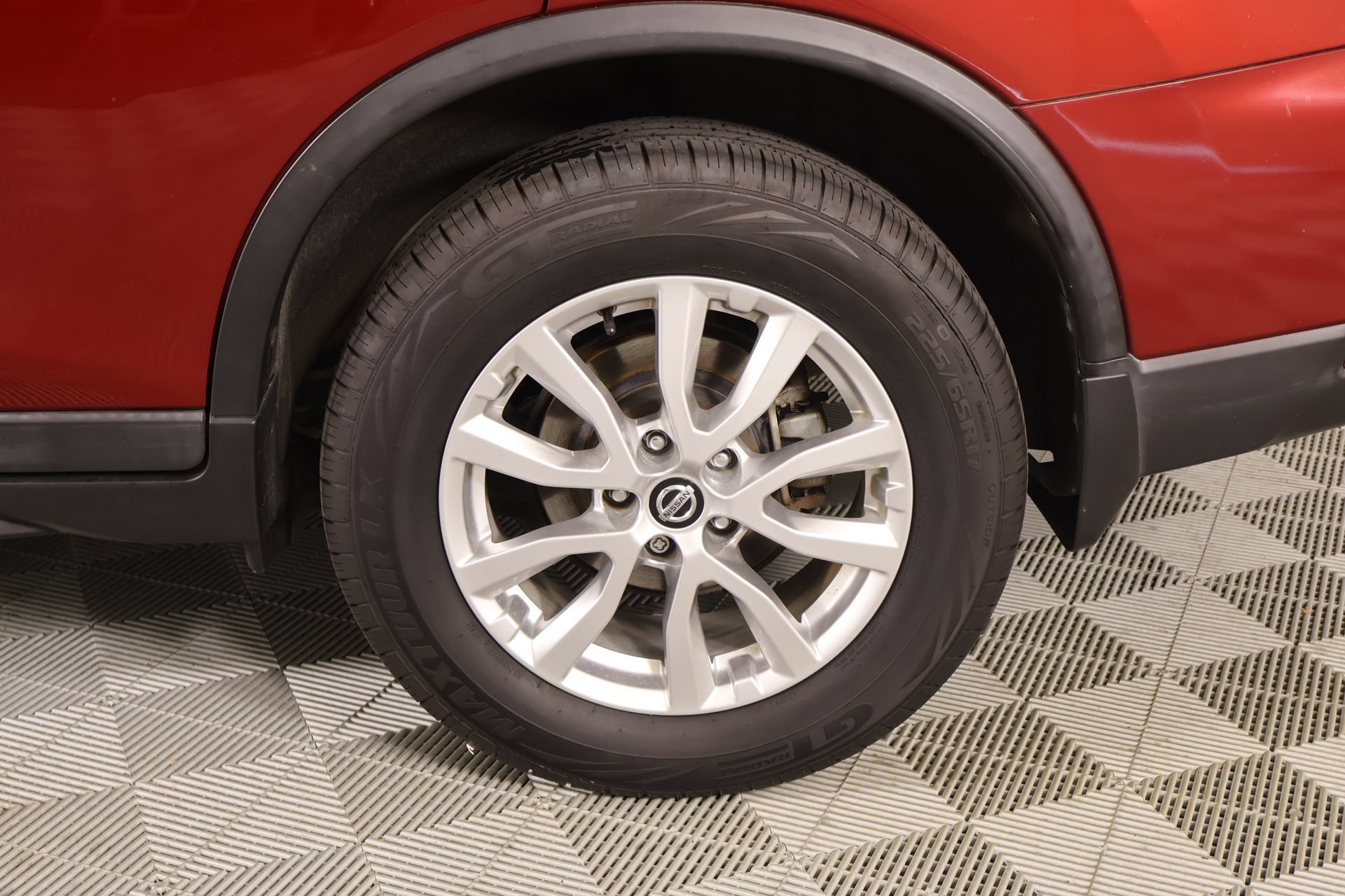 Used 2018 Nissan Rogue SV FWD image 18