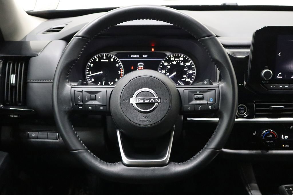 Used 2024 Nissan Pathfinder SV image 24