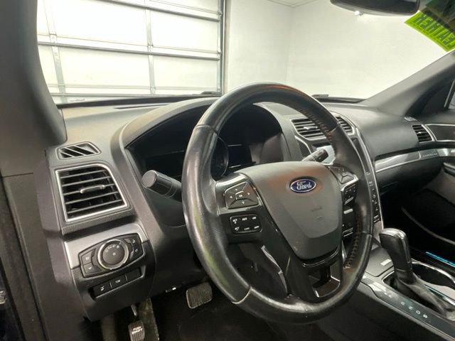 Used 2017 Ford Explorer Sport w/ Equipment Group 401A AWD/4WD image 17