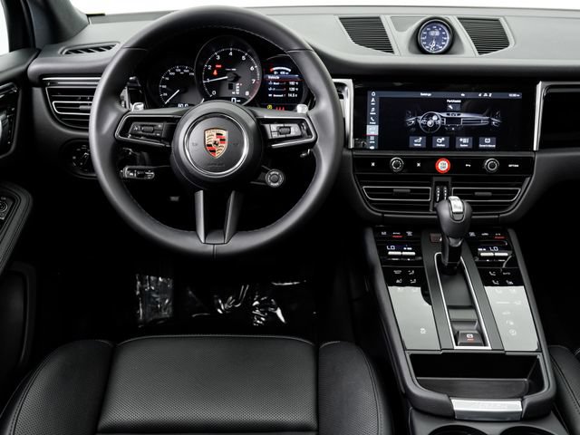 Certified 2026 Porsche Macan AWD/4WD image 22