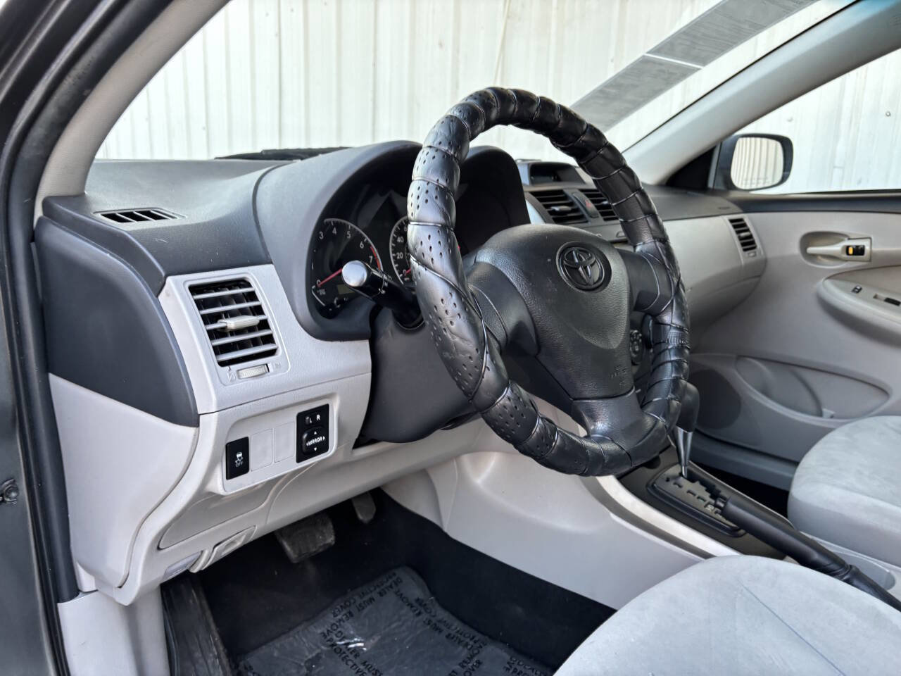 Used 2012 Toyota Corolla L image 11