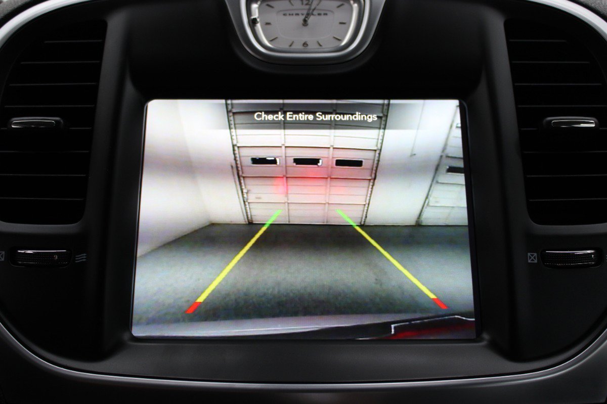 Used 2021 Chrysler 300 Touring L RWD image 13