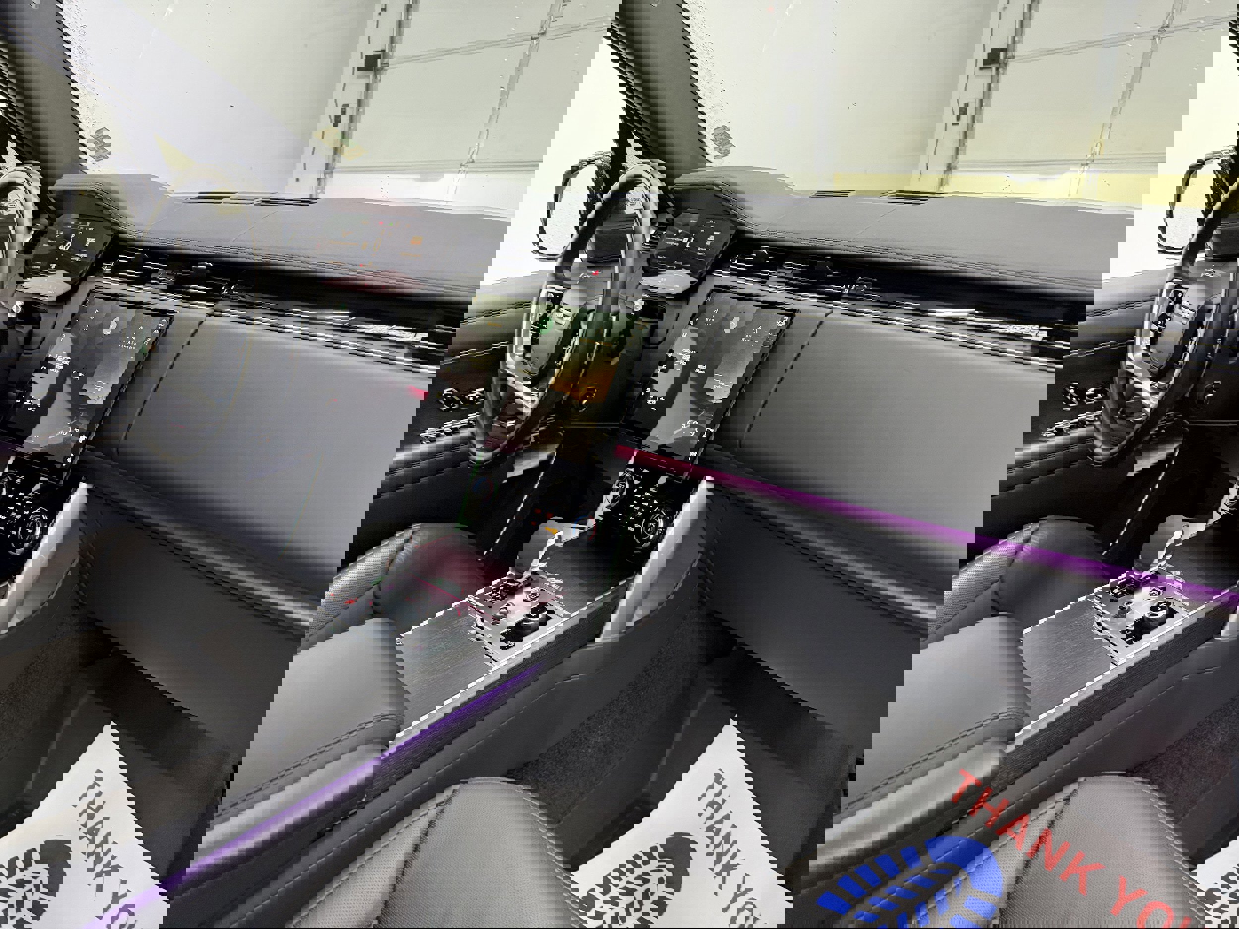 Used 2023 Land Rover Range Rover SE image 23