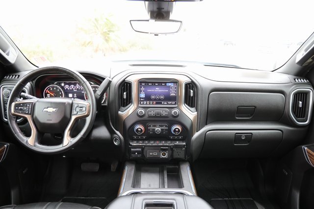 Used 2020 Chevrolet Silverado 1500 High Country w/ Technology Package image 12