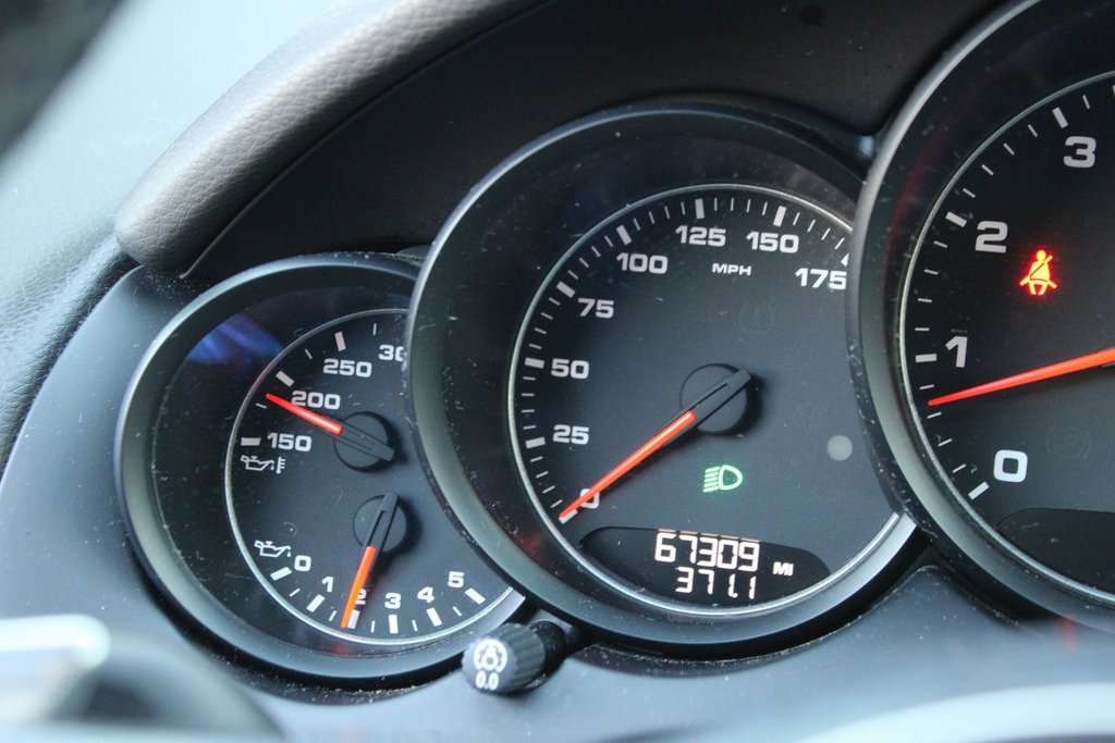 Certified 2016 Porsche Cayenne image 24