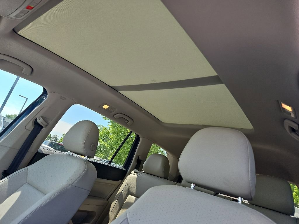 Used 2020 Volkswagen Atlas SE w/ Panoramic Sunroof Package AWD/4WD image 17