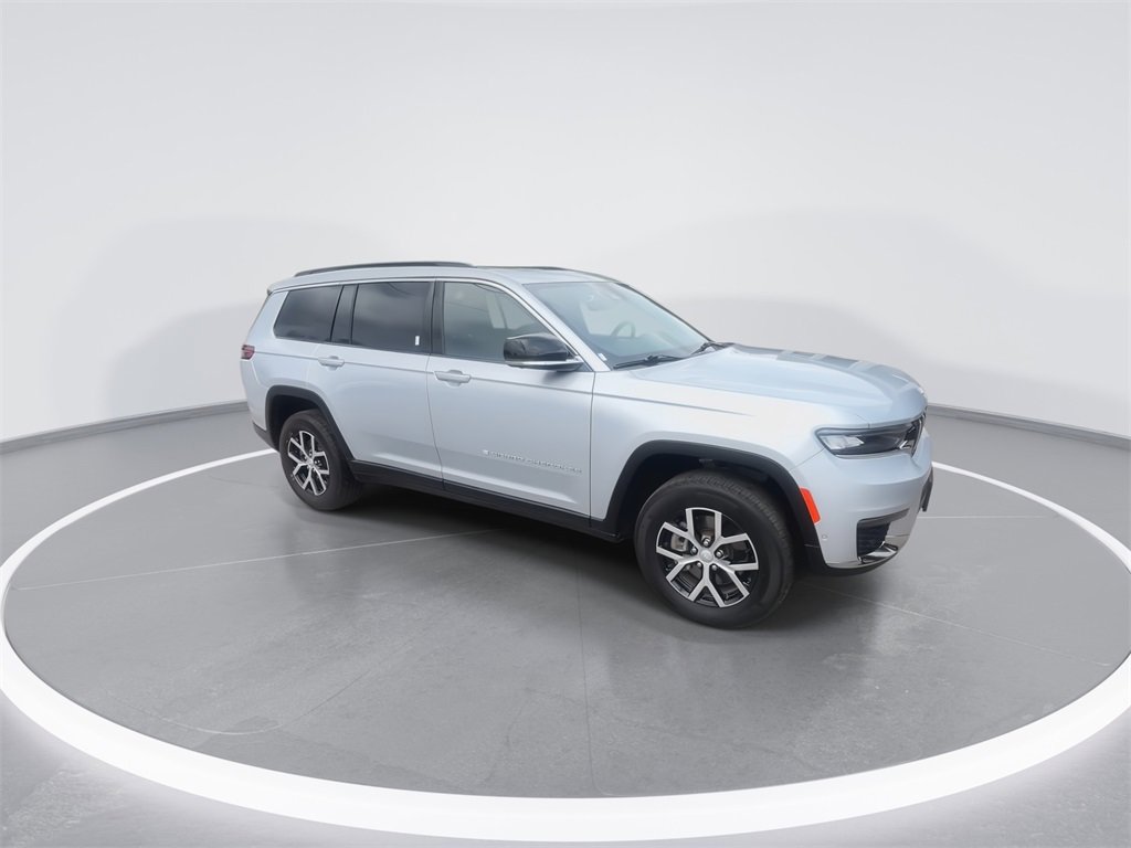 Used 2024 Jeep Grand Cherokee L Limited w/ Luxury Tech Group II image 2