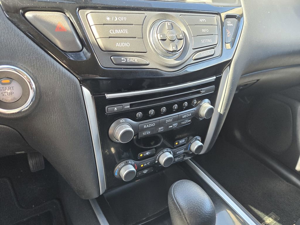 Used 2017 Nissan Pathfinder S FWD image 18