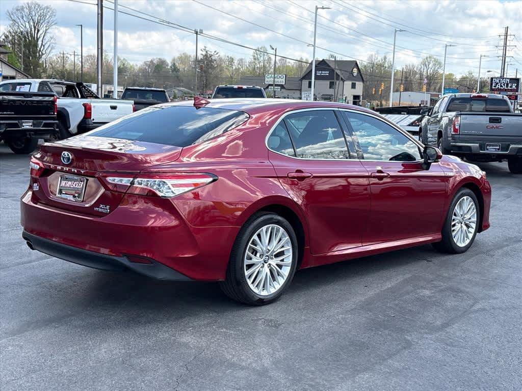 Used 2019 Toyota Camry XLE w/ Sunroof Package FWD image 3
