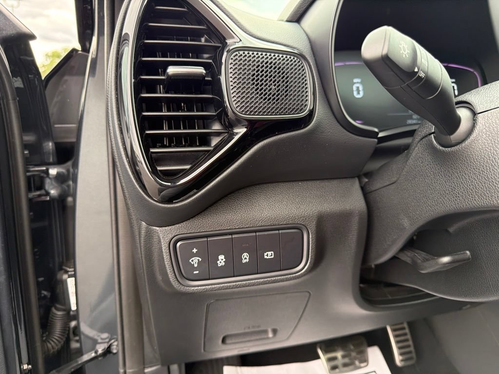 Used 2024 Kia Soul EX FWD image 26