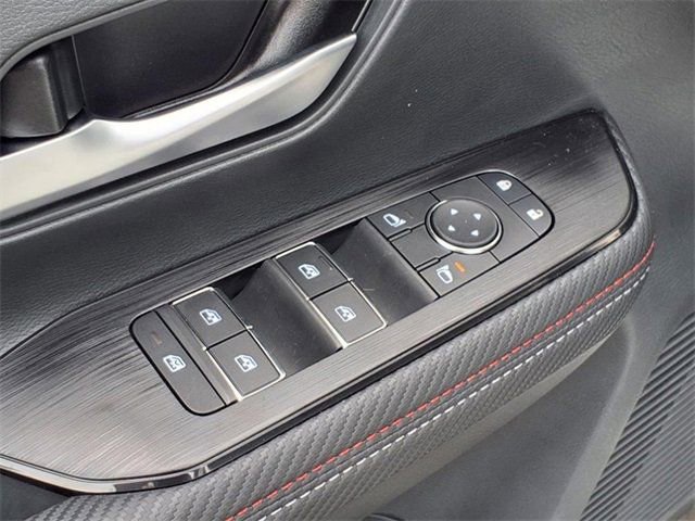 New 2025 Nissan Kicks SR image 9