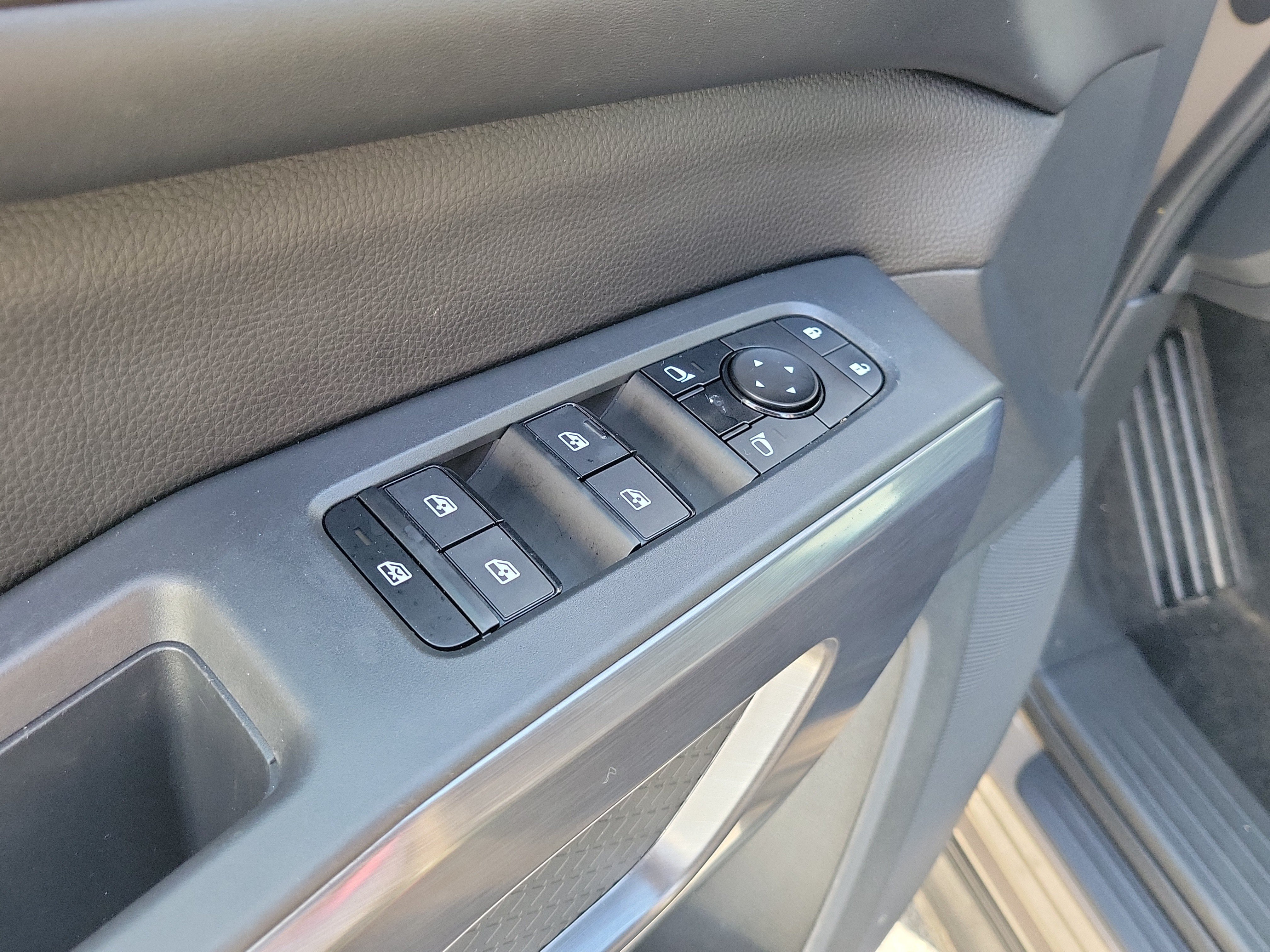 Certified 2024 Nissan Pathfinder Rock Creek AWD/4WD image 17