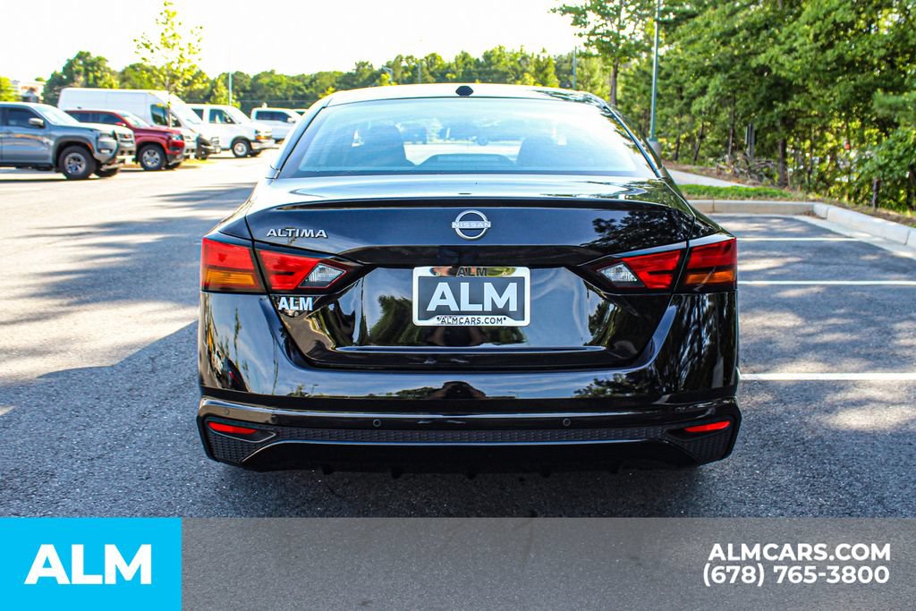 Used 2025 Nissan Altima 2.5 SV FWD image 11