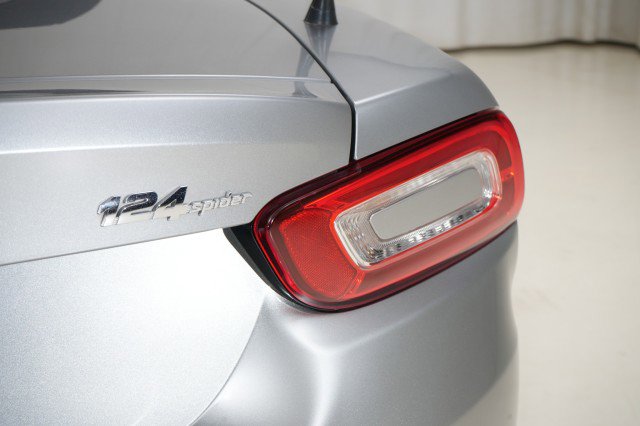 Used 2017 FIAT 124 Spider Abarth image 24