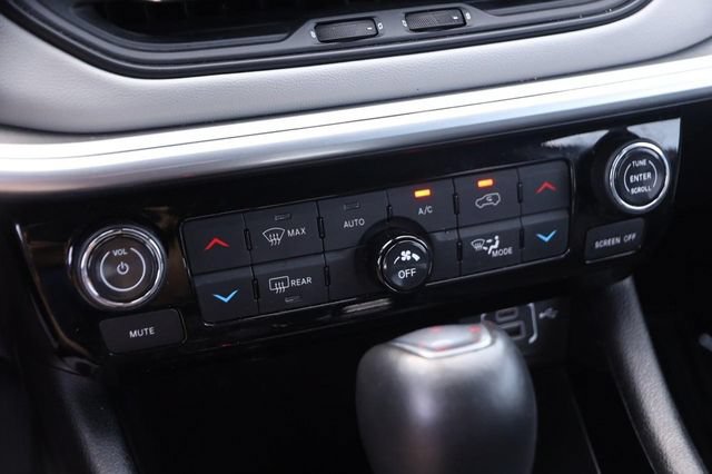 Used 2025 Jeep Compass Limited AWD/4WD image 18