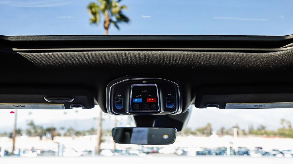 New 2026 Jeep Grand Cherokee Limited w/ Limited Altitude Package RWD image 19
