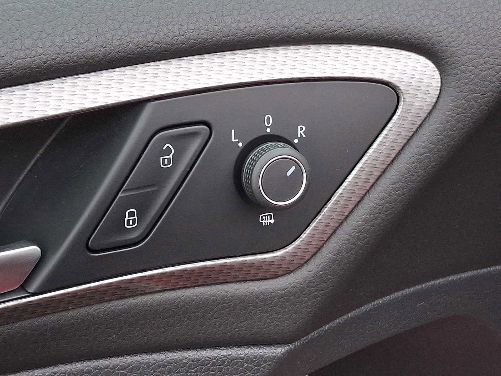 Used 2017 Volkswagen Golf Alltrack S image 24