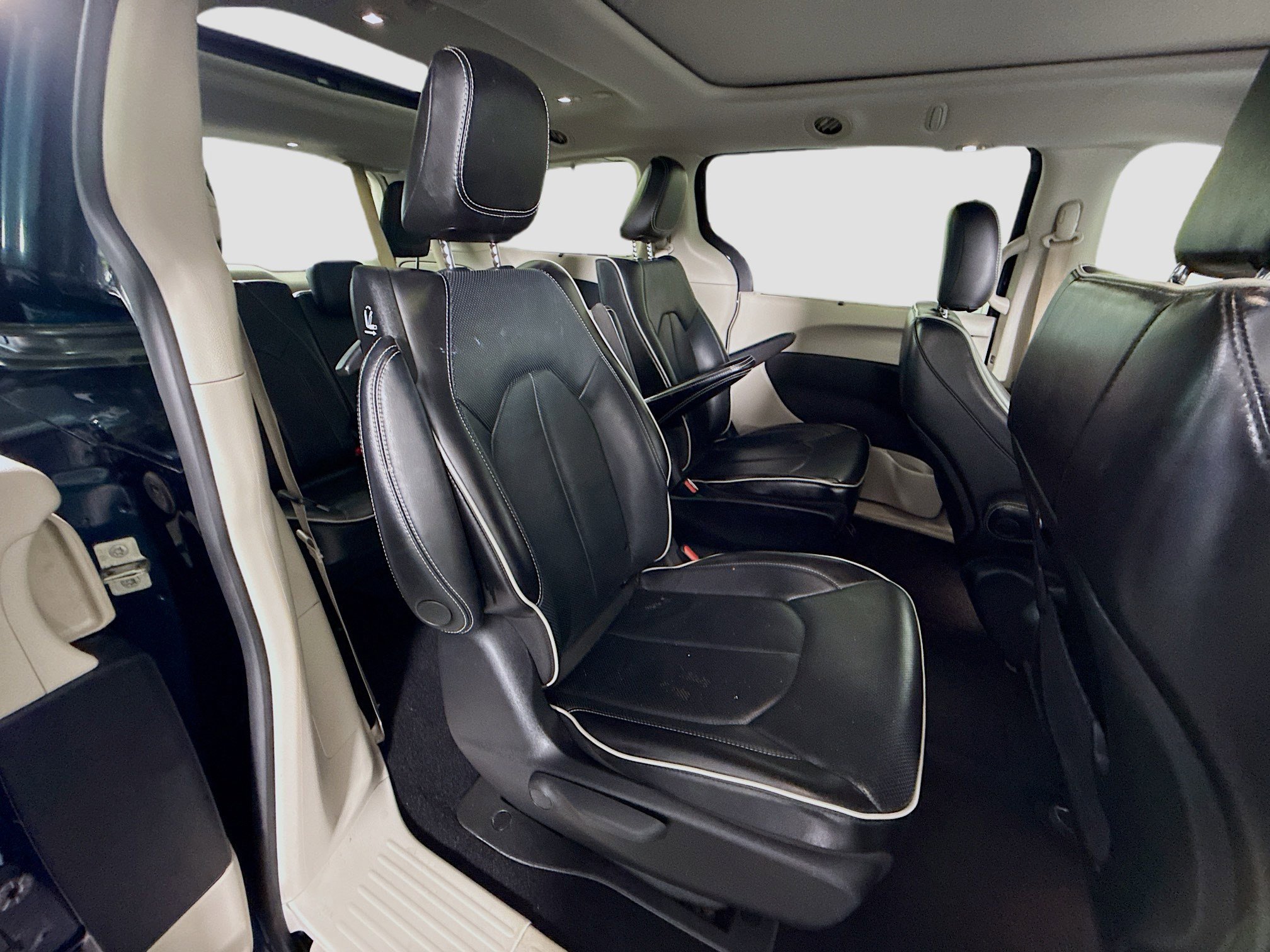 Used 2021 Chrysler Pacifica Limited w/ Premium & Safety Sphere Group image 26