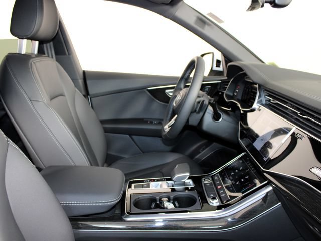 Used 2026 Audi Q8 Premium AWD/4WD image 32