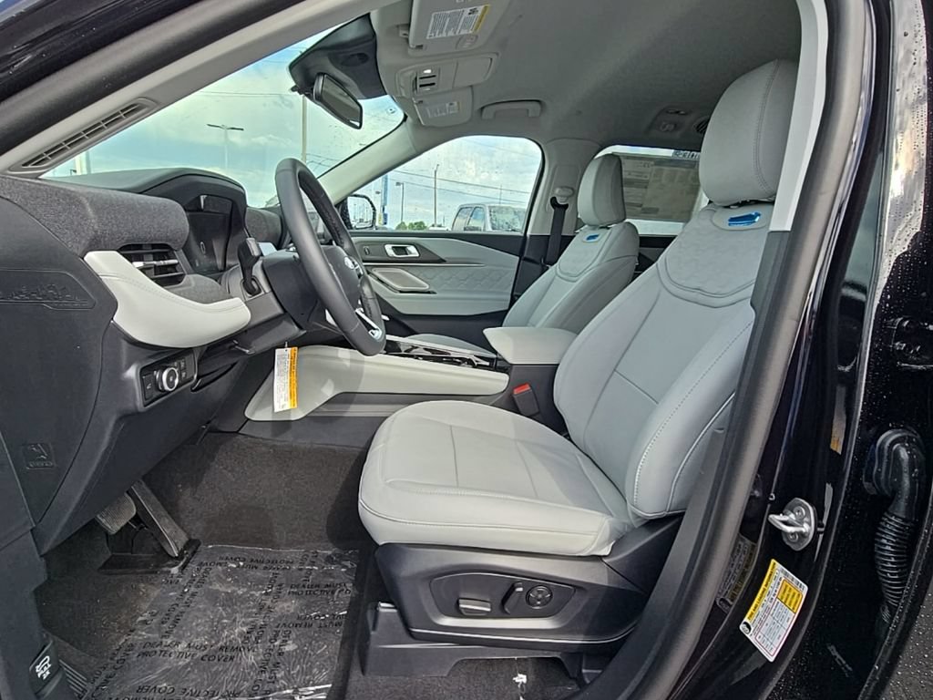 New 2026 Ford Explorer Platinum w/ LUX Leather Package AWD/4WD image 10