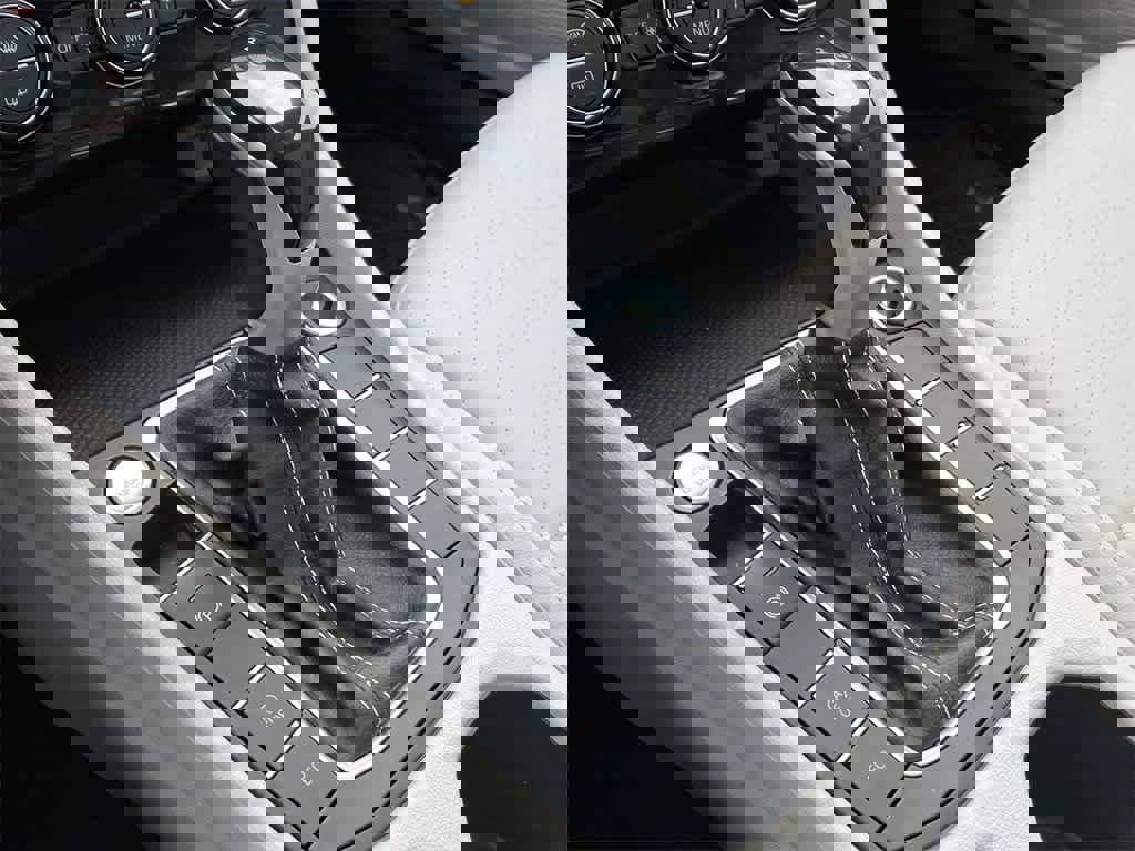 Used 2023 Volkswagen Jetta SE image 18