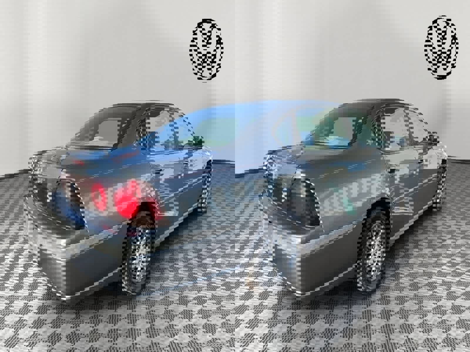 Used 2005 Chevrolet Impala w/ Preferred Equipment Group image 3