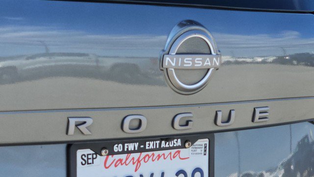 Used 2026 Nissan Rogue SV FWD image 31
