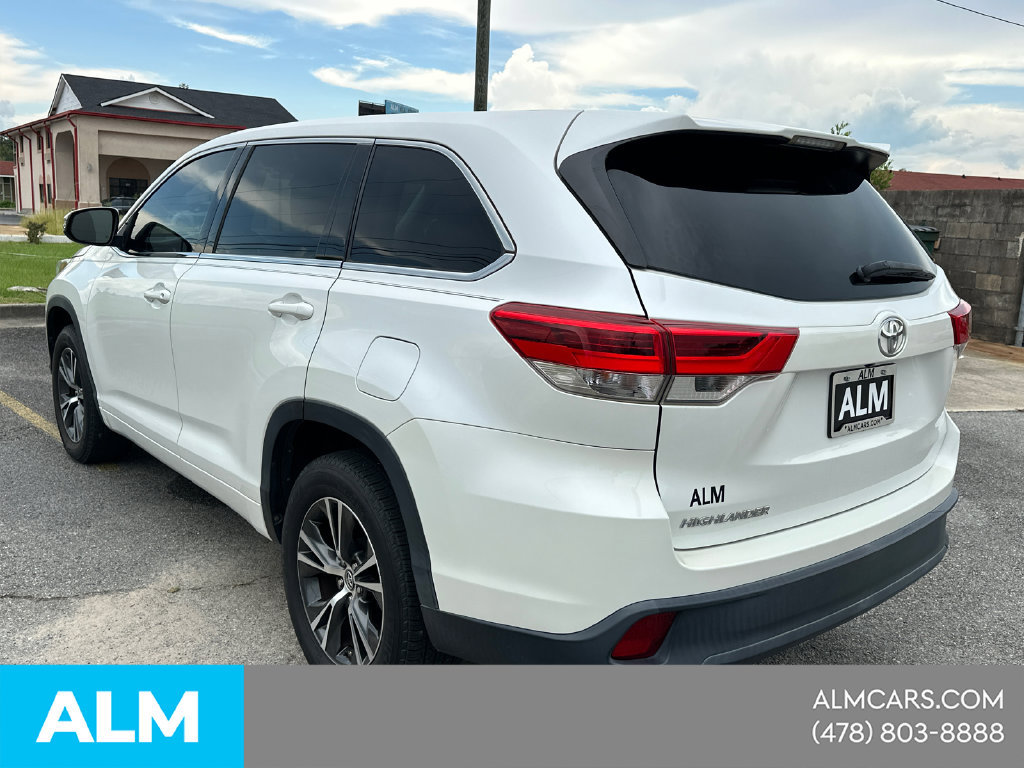 Used 2018 Toyota Highlander LE FWD image 8