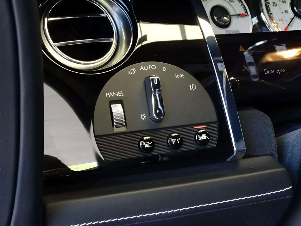 Used 2017 Rolls-Royce Wraith image 5