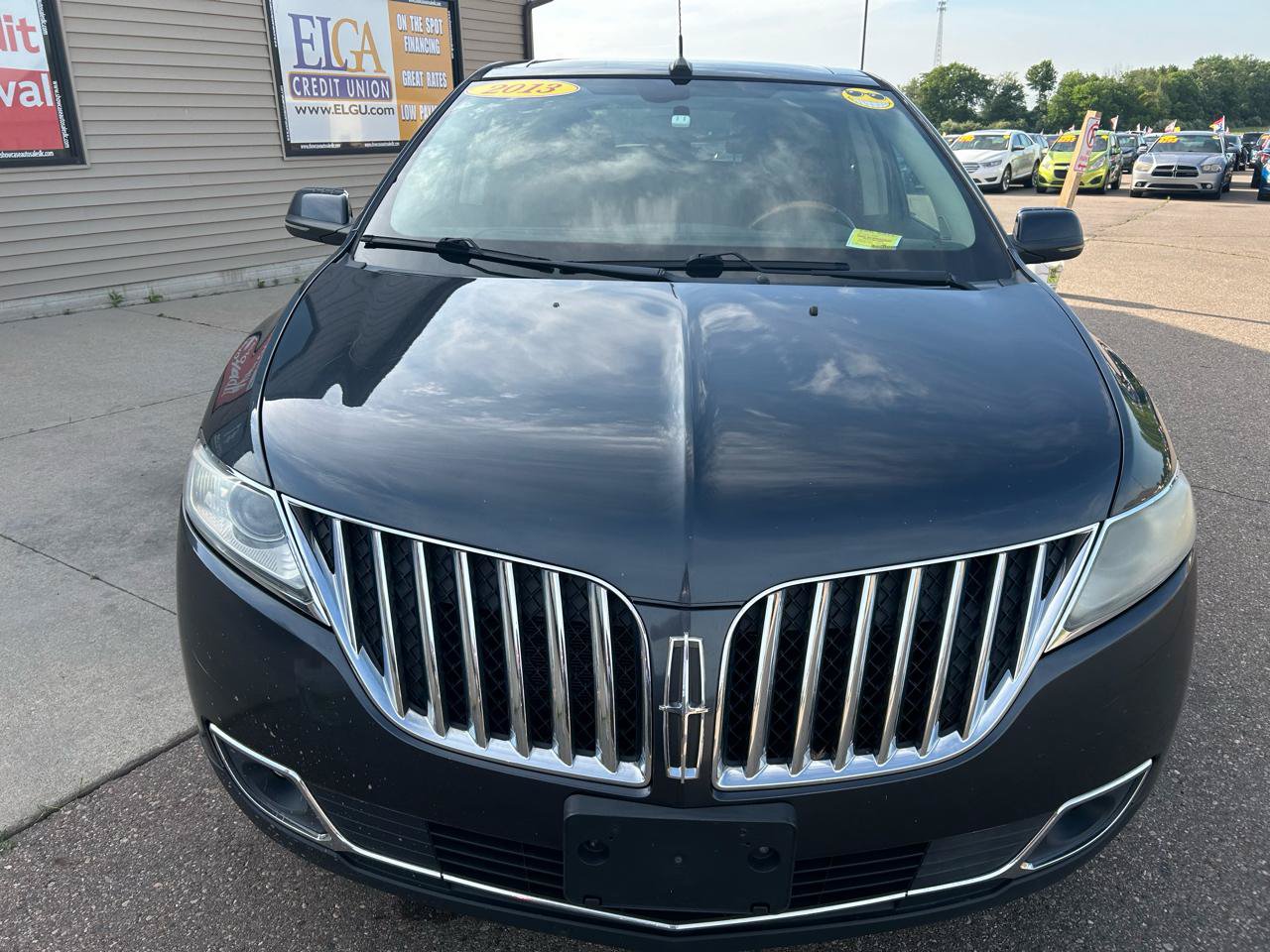Used 2013 Lincoln MKX AWD image 2