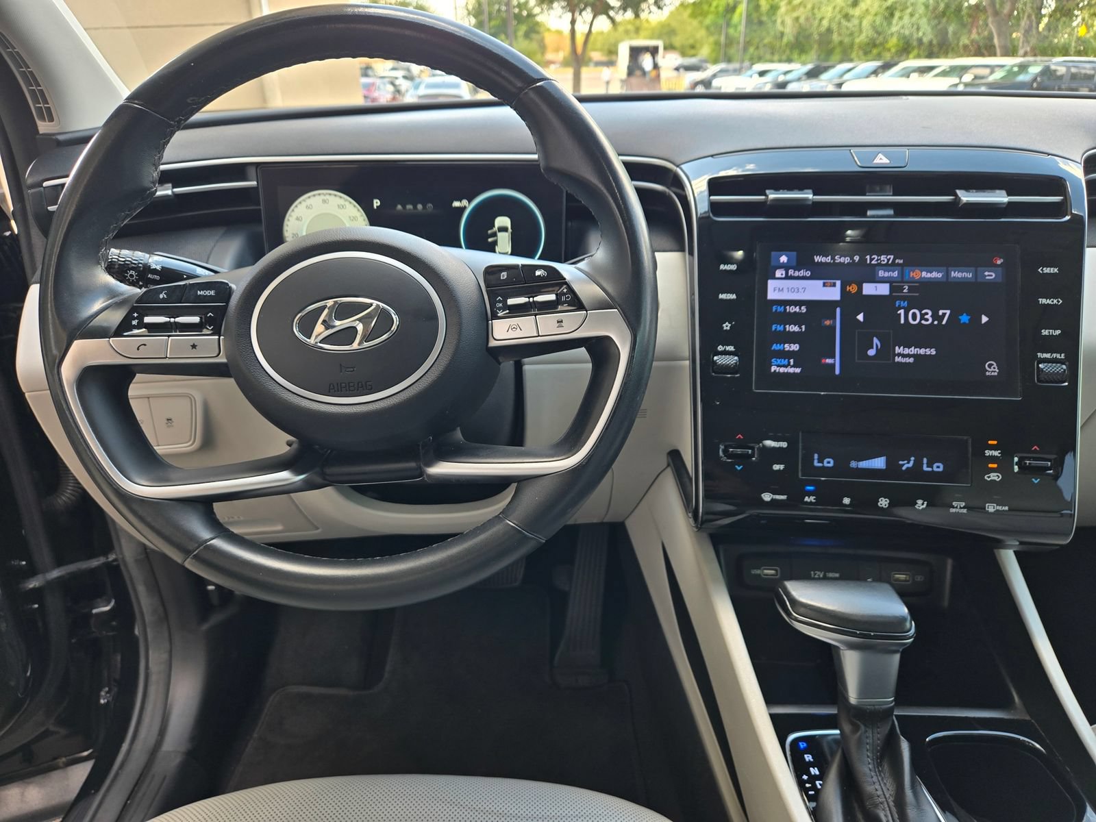 Used 2022 Hyundai Tucson SEL w/ Convenience + Premium Package FWD image 10