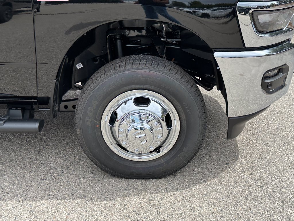 New 2026 RAM 3500 Tradesman AWD/4WD image 11