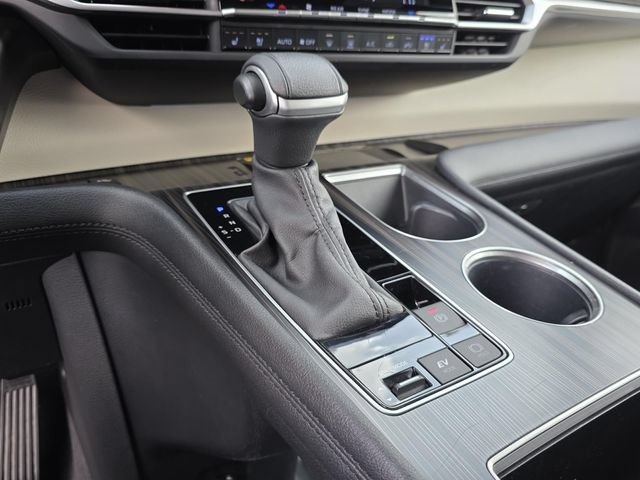 Used 2024 Toyota Sienna Platinum AWD/4WD image 28