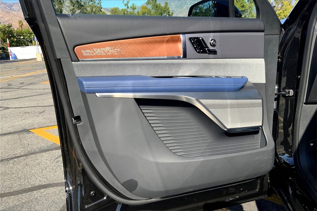 New 2026 Cadillac Vistiq Premium Luxury image 11