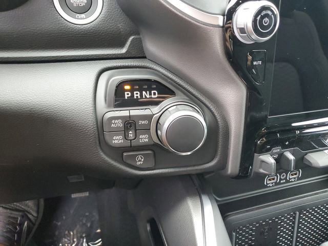 New 2026 RAM 1500 4x4 Crew Cab image 9