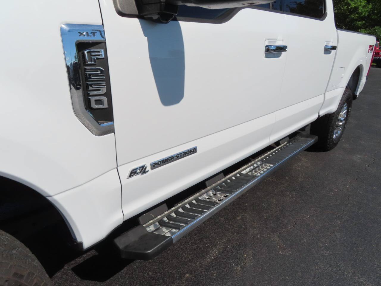Used 2018 Ford F250 XLT w/ XLT Premium Package AWD/4WD image 13