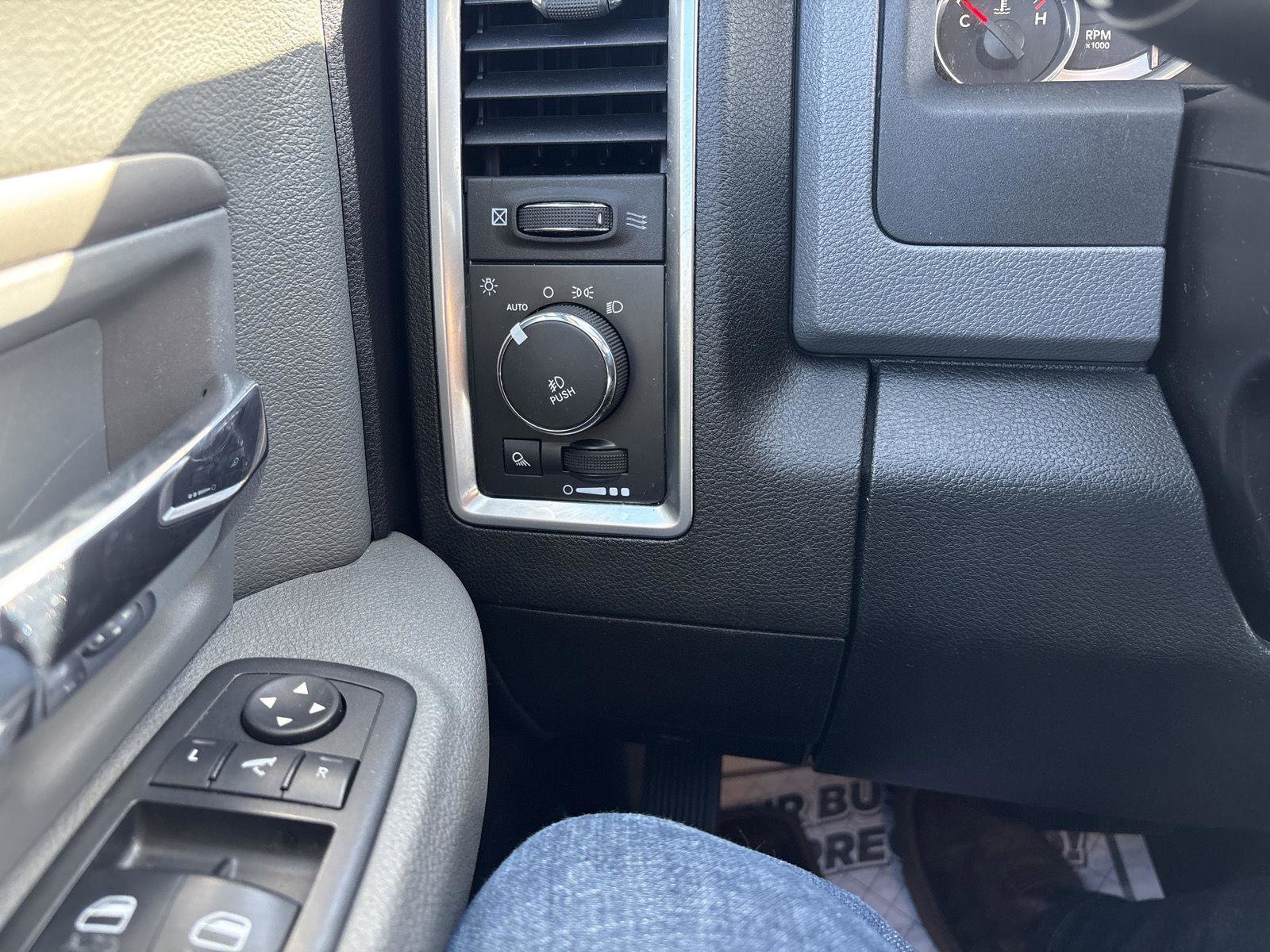 Used 2015 RAM 1500 Big Horn AWD/4WD image 19