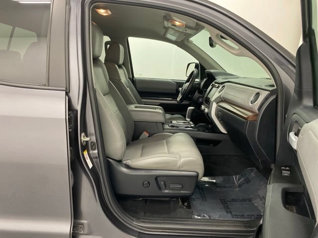 Used 2018 Toyota Tundra Limited w/ Limited Premium Package AWD/4WD image 31