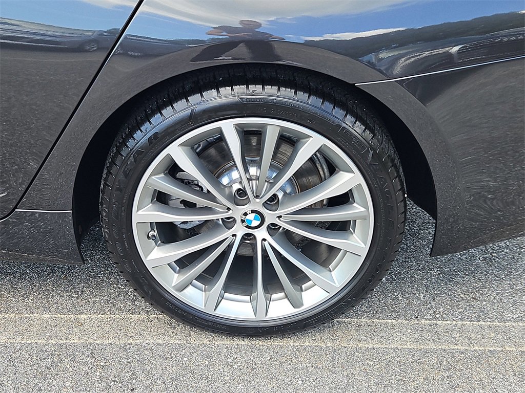 Used 2022 BMW 530i xDrive w/ Premium Package image 8