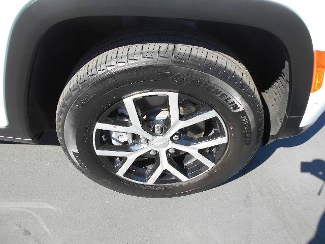 Used 2024 Jeep Grand Cherokee L Limited AWD/4WD image 23