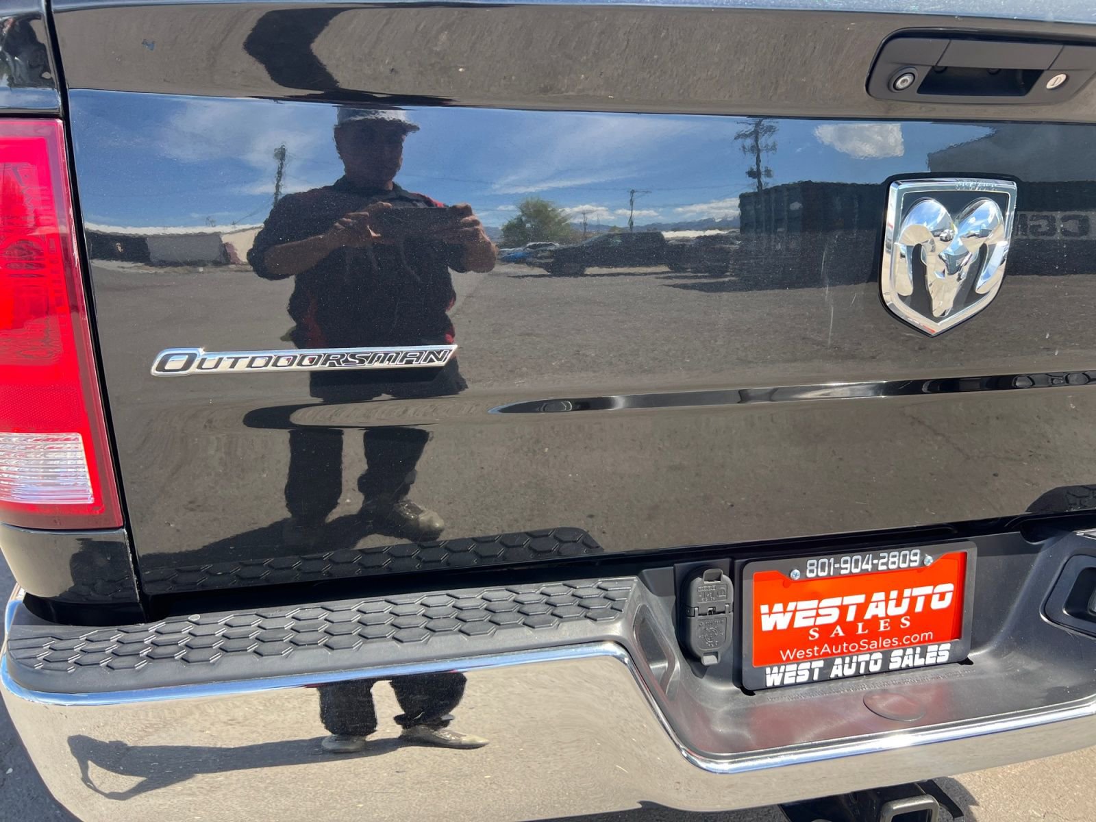 Used 2018 RAM 1500 Outdoorsman AWD/4WD image 29