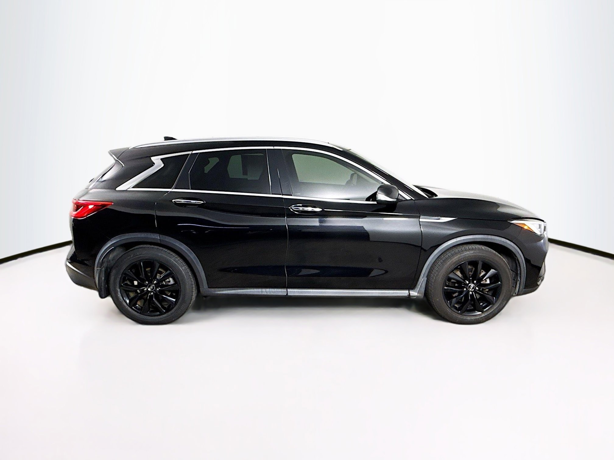 Used 2019 INFINITI QX50 Luxe image 2