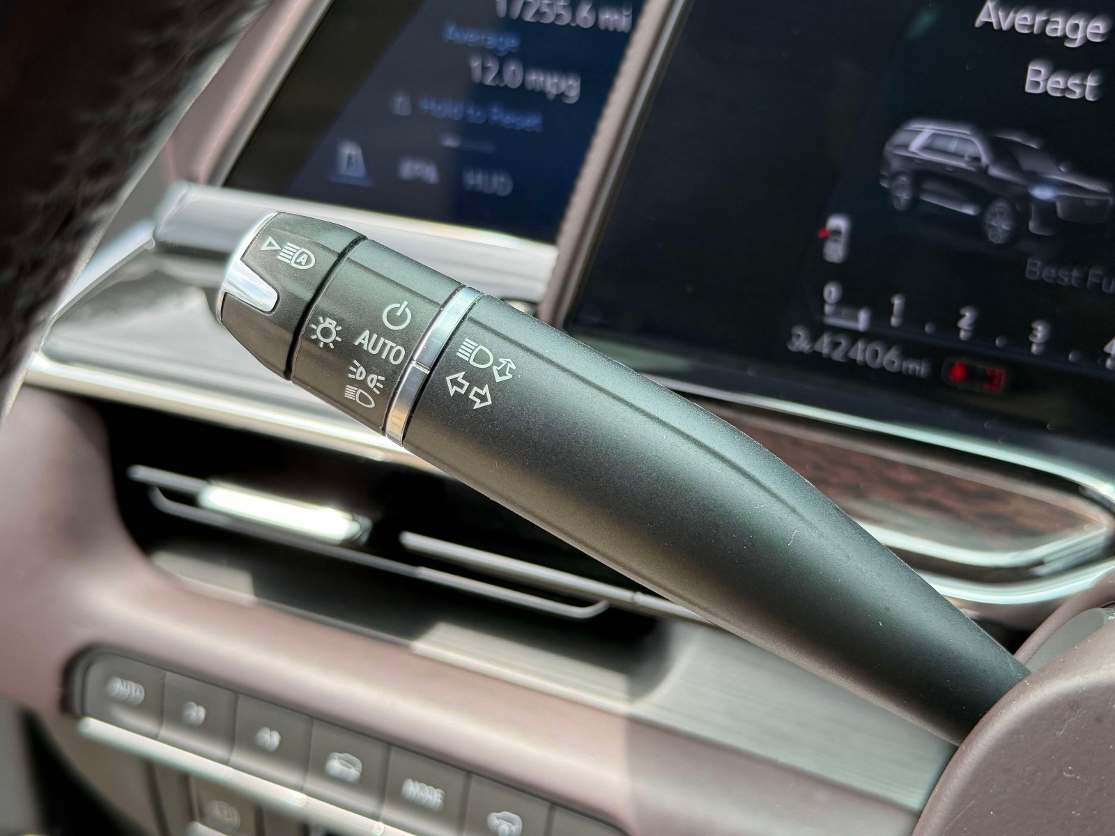 Certified 2022 Cadillac Escalade ESV Premium Luxury Platinum w/ LPO, Radiant Package AWD/4WD image 16