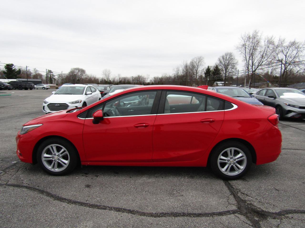Used 2016 Chevrolet Cruze LT w/ Convenience Package image 4