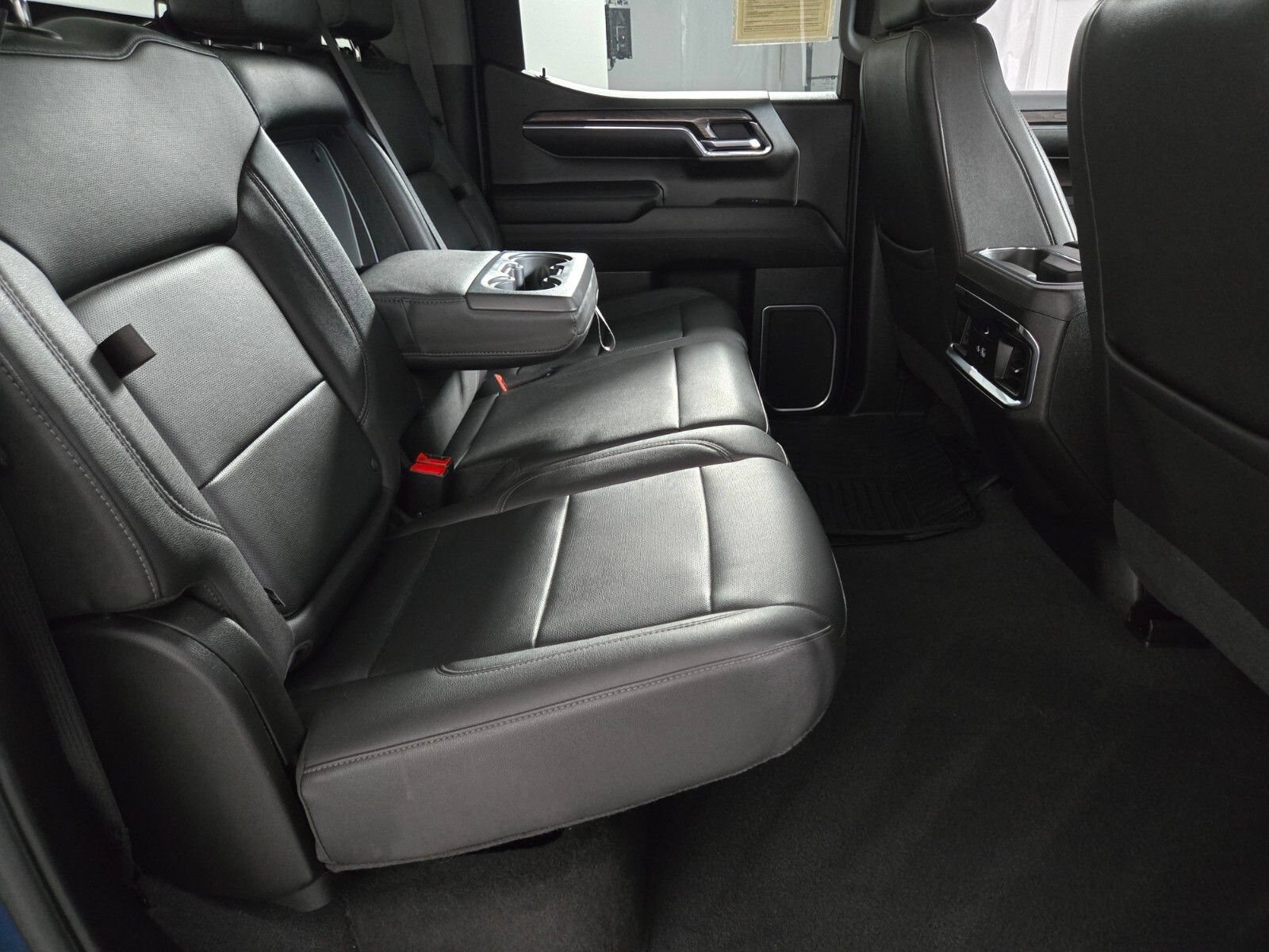 Used 2024 Chevrolet Silverado 1500 LTZ AWD/4WD image 16