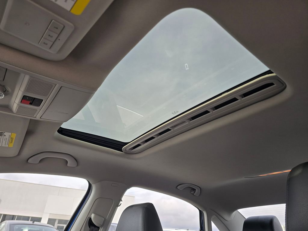 Used 2016 Volkswagen Passat 3.6 SEL Premium image 25