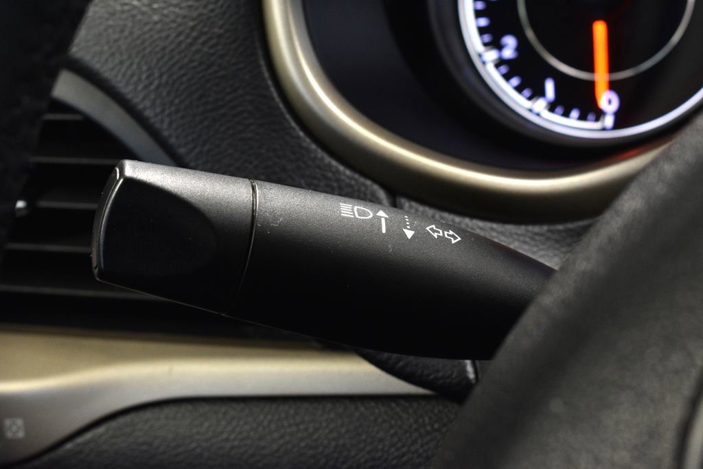 Used 2016 Jeep Cherokee Limited image 18