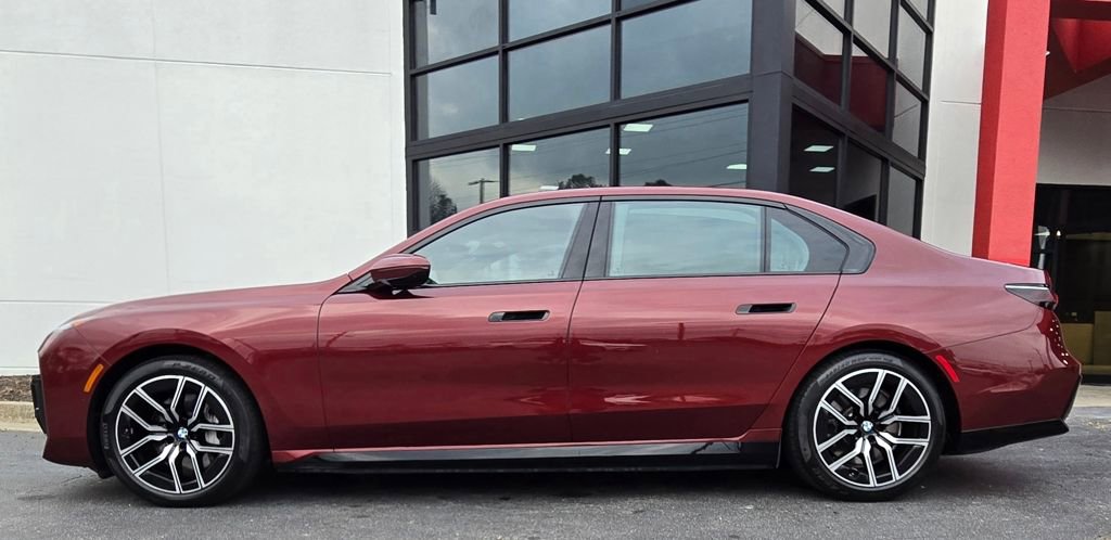 Used 2023 BMW i7 xDrive60 image 6