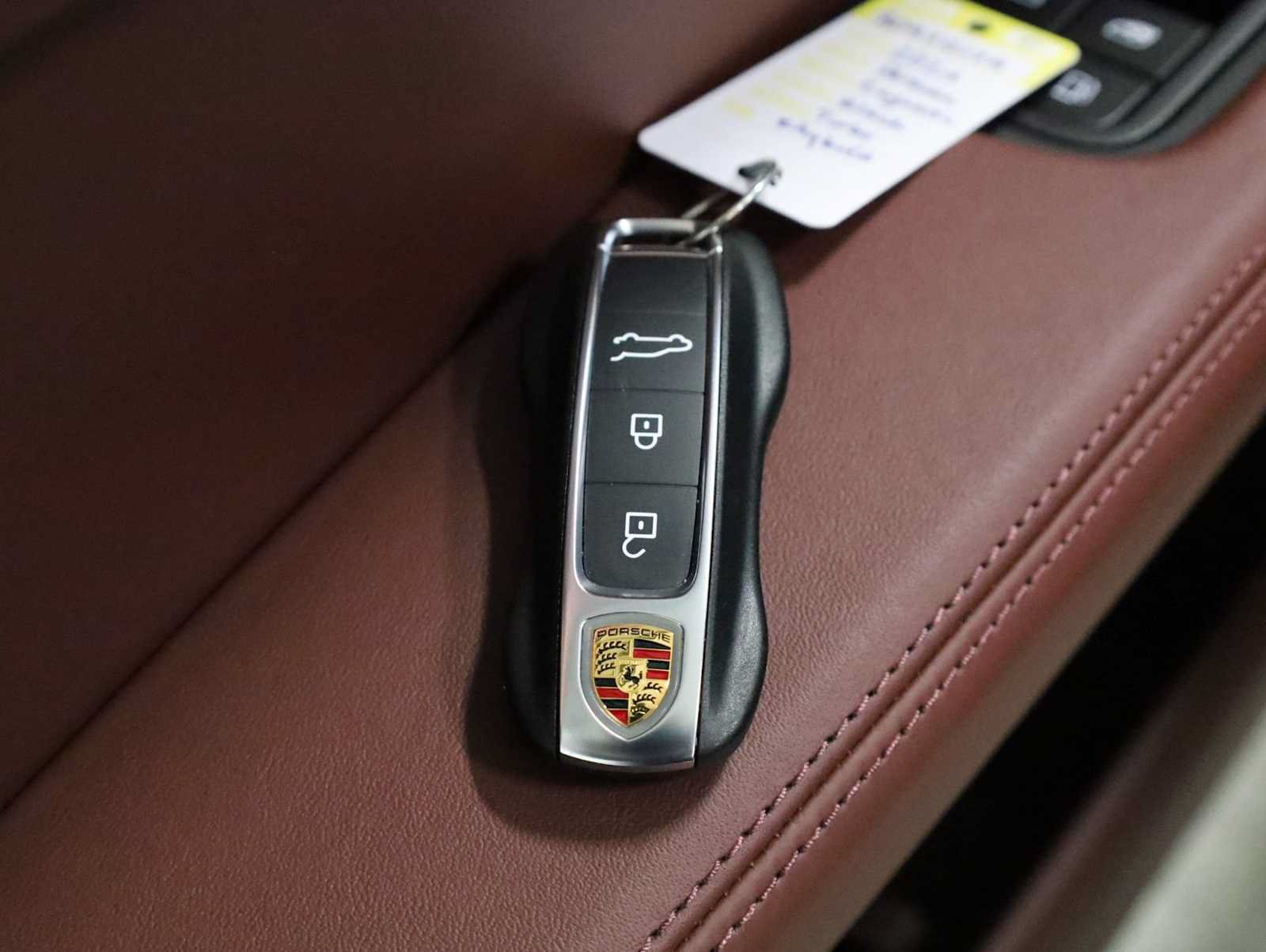 Certified 2024 Porsche Cayenne Turbo AWD/4WD image 43
